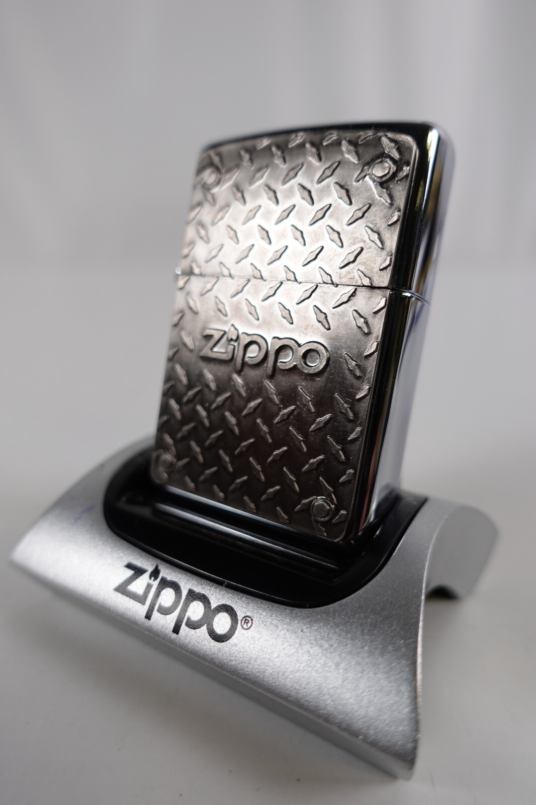 Zippo Spellout Tire Track Logo Textured Zippo Unstruck New Cool