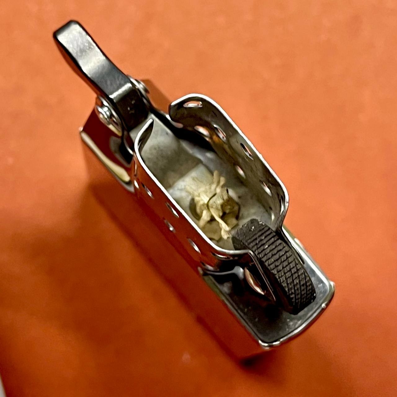 Style Gasoline Lighter + Gift Case Classic Flip-Top