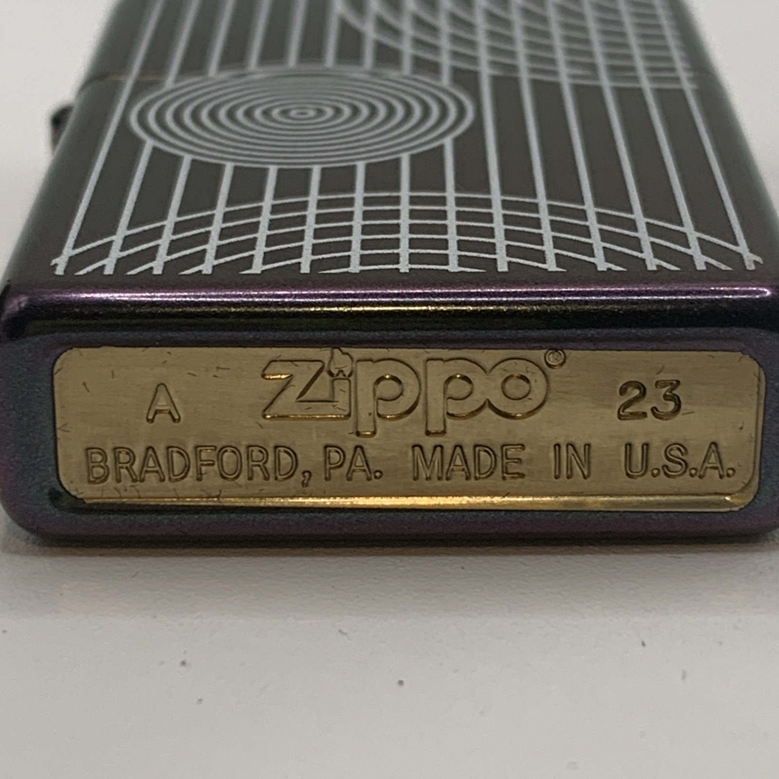 Zippo Iridescent Abstract Lines Design Lighter 49146-101825 (2023) New in Box