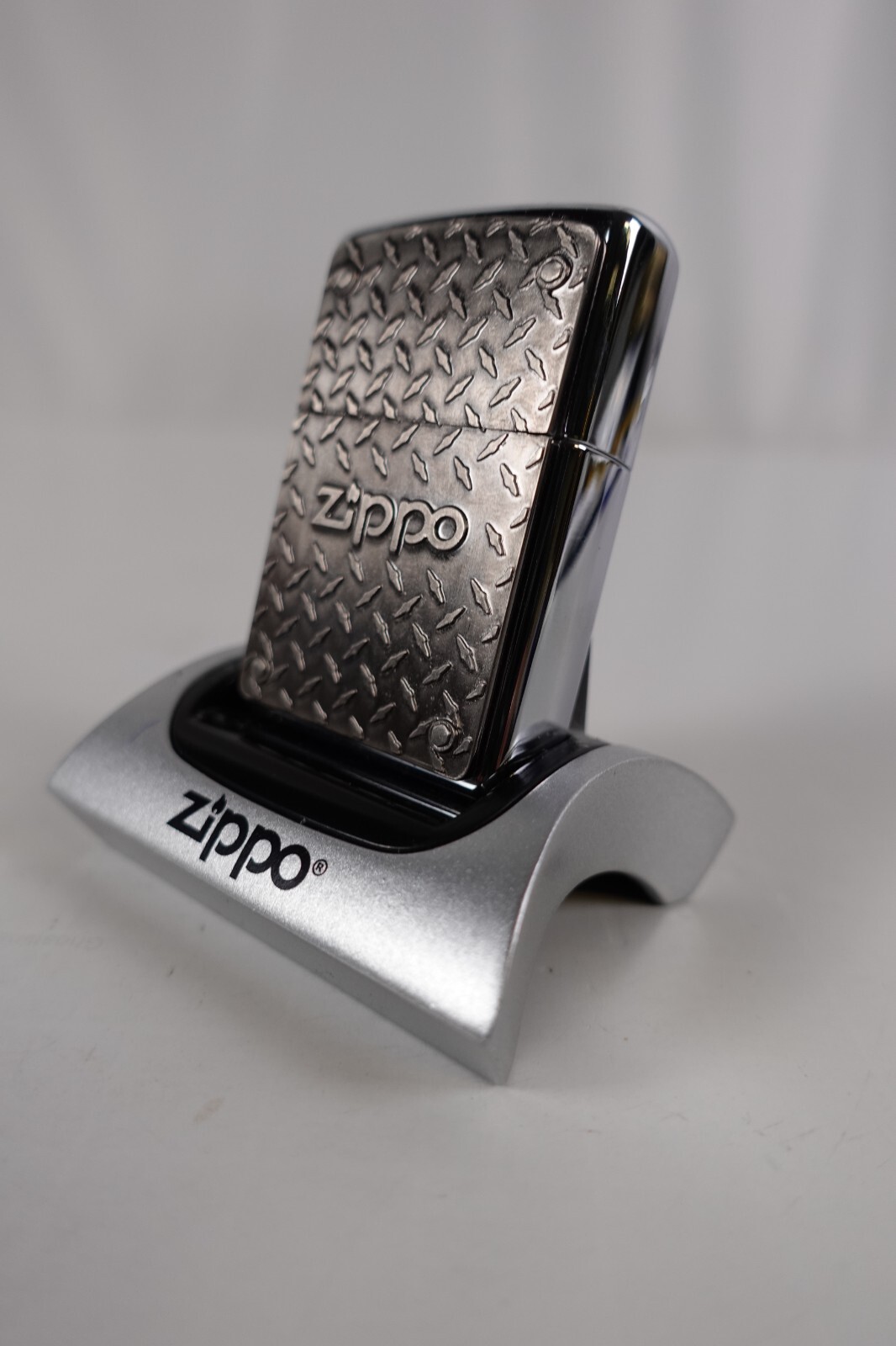 Zippo Spellout Tire Track Logo Textured Zippo Unstruck New Cool