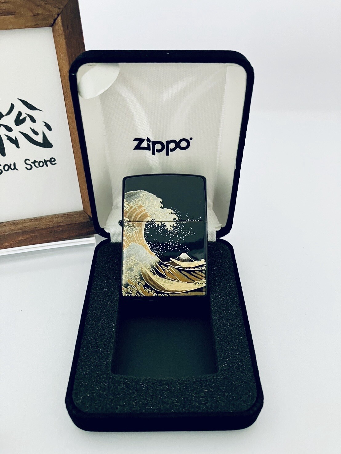 Zippo Ocean Wave Mt. Fuji Makie Lacquer Gold Inside Unit Black Urethane Lighter