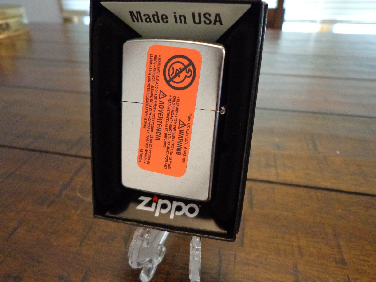 GOLDEN RETRIEVER DOG ZIPPO LIGHTER MINT IN BOX