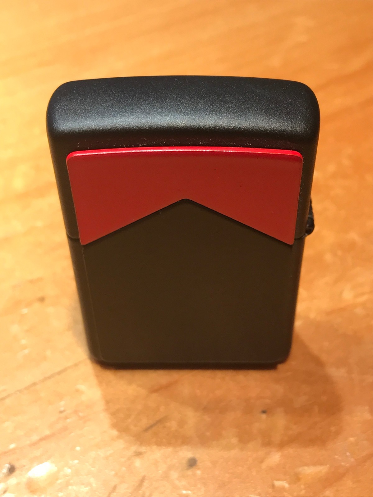 VINTAGE MARLBRO RED ROOF ZIPPO CIGARETTE LIGHTER MADE IN BRADFORD PA. U.S.A!!!