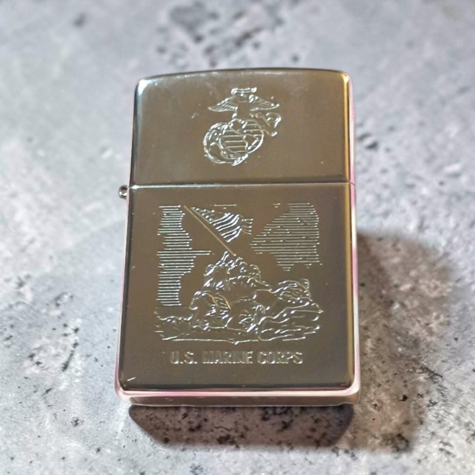 NOS Zippo Lighter 2004 US Marine Corps Etched Graphic Polished Chrome Unfired