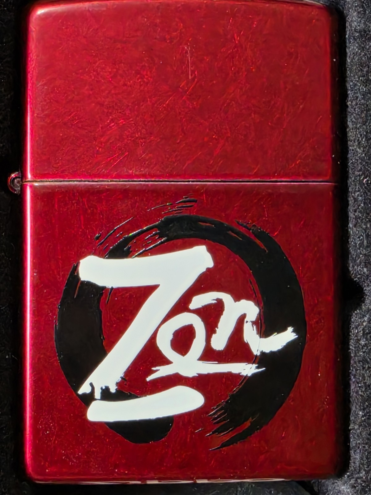 ZIPPO ENTHUSIAST NETWORK LOGO ON HIGH POLISHED CANDY APPLE RED ZIPPO(21063)BNIB