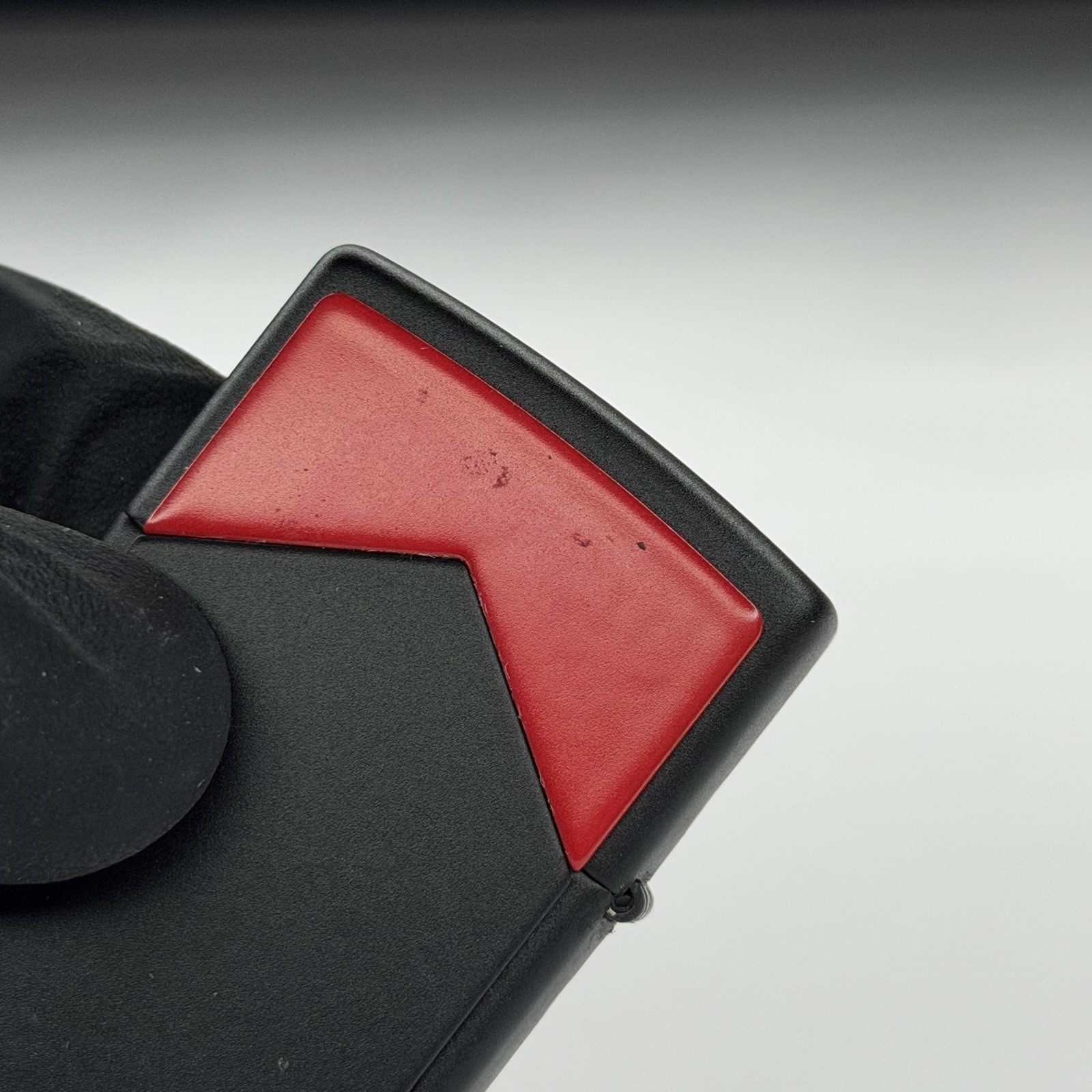 Vintage 1997 Zippo Marlboro Red Roof Red/Black Cigarette Cigar Lighter