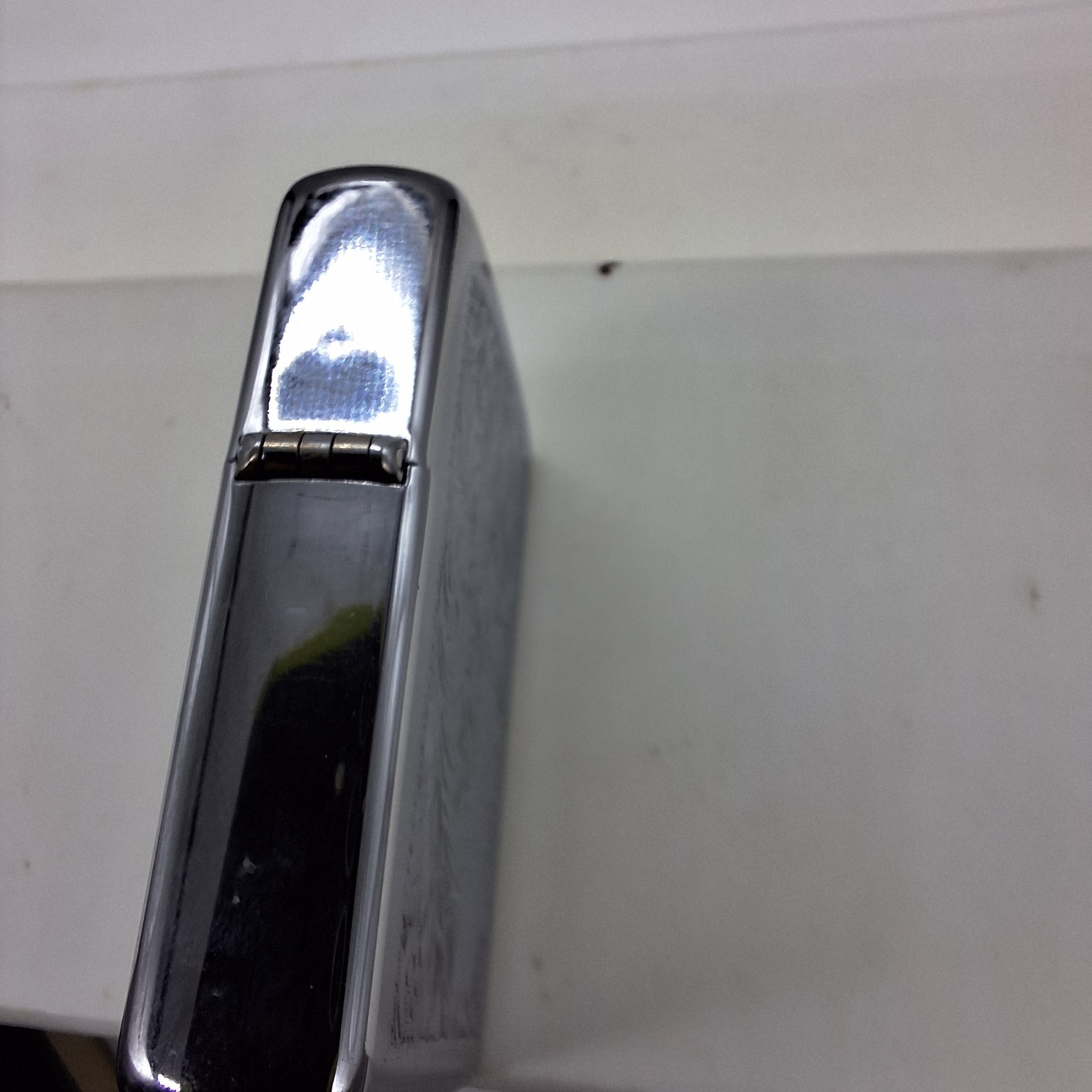 Vintage ZIPPO LIGHTER „Regular Venetian“ High Polish Chrome 352 UNUSED W/ PAPERS