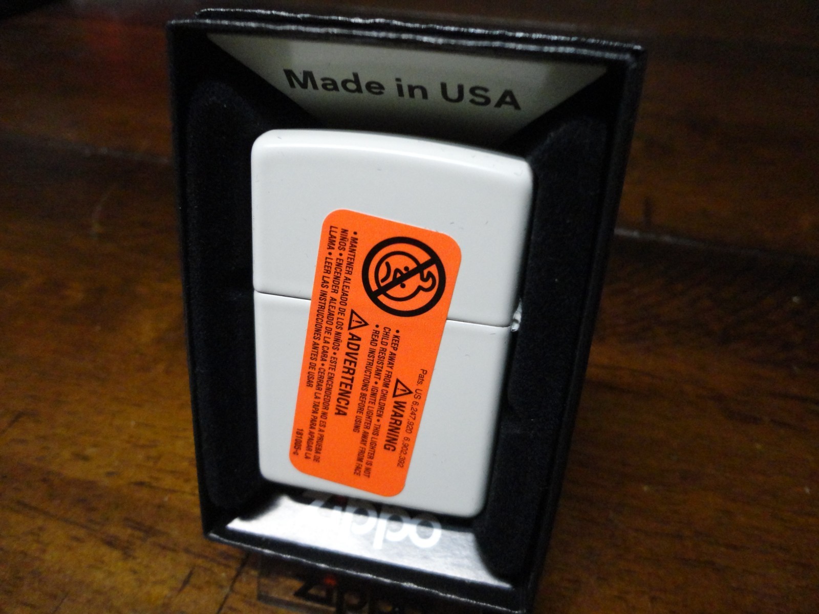 VAMPIRESS FANGS LIPS BLOOD DRIPPING 3D PRINTED ZIPPO LIGHTER MINT IN BOX