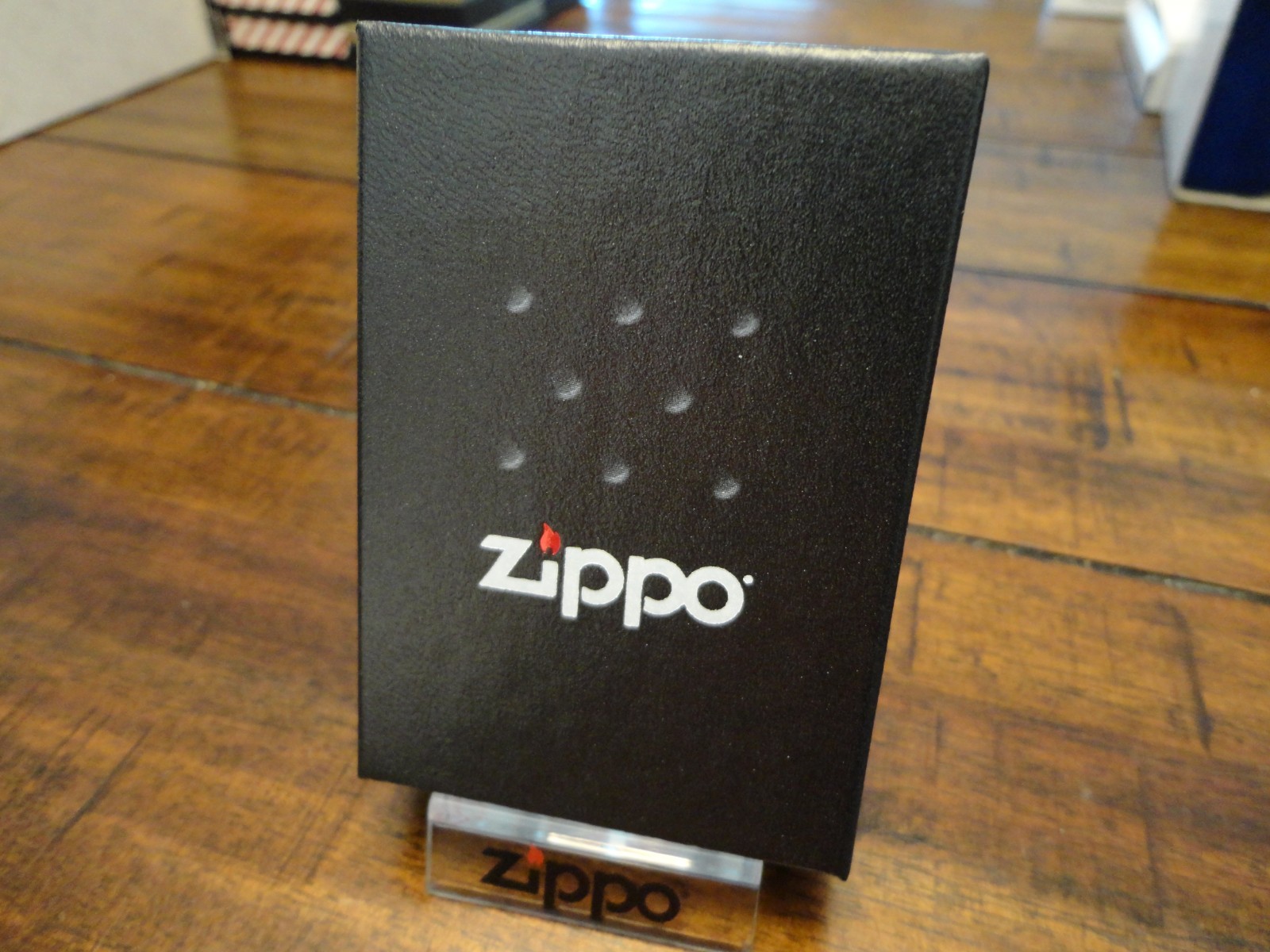 POP ART AMERICAN FLAG PATRIOTIC PAINTED FLAG DESIGN ZIPPO LIGHTER MINT IN BOX