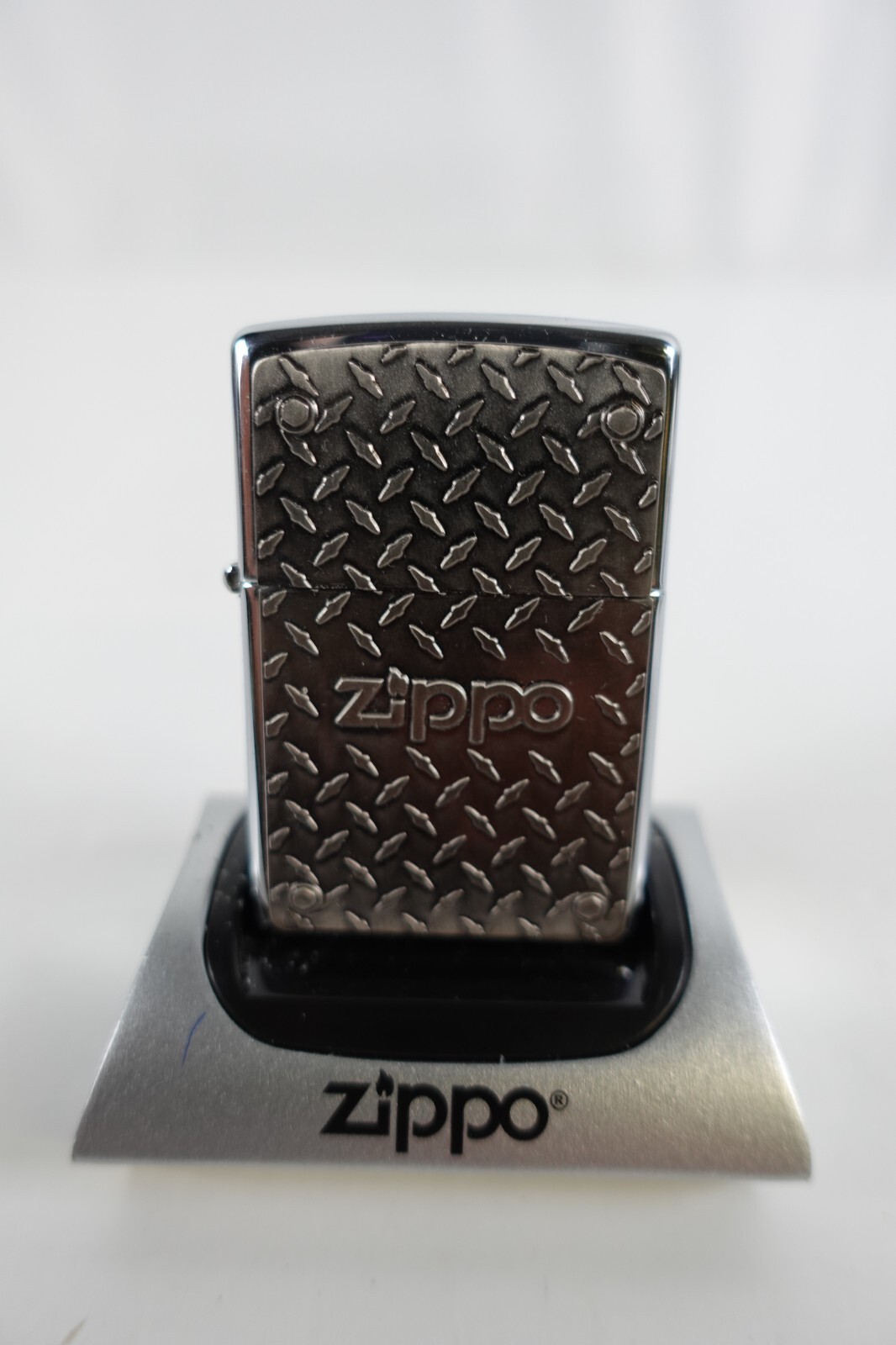 Zippo Spellout Tire Track Logo Textured Zippo Unstruck New Cool