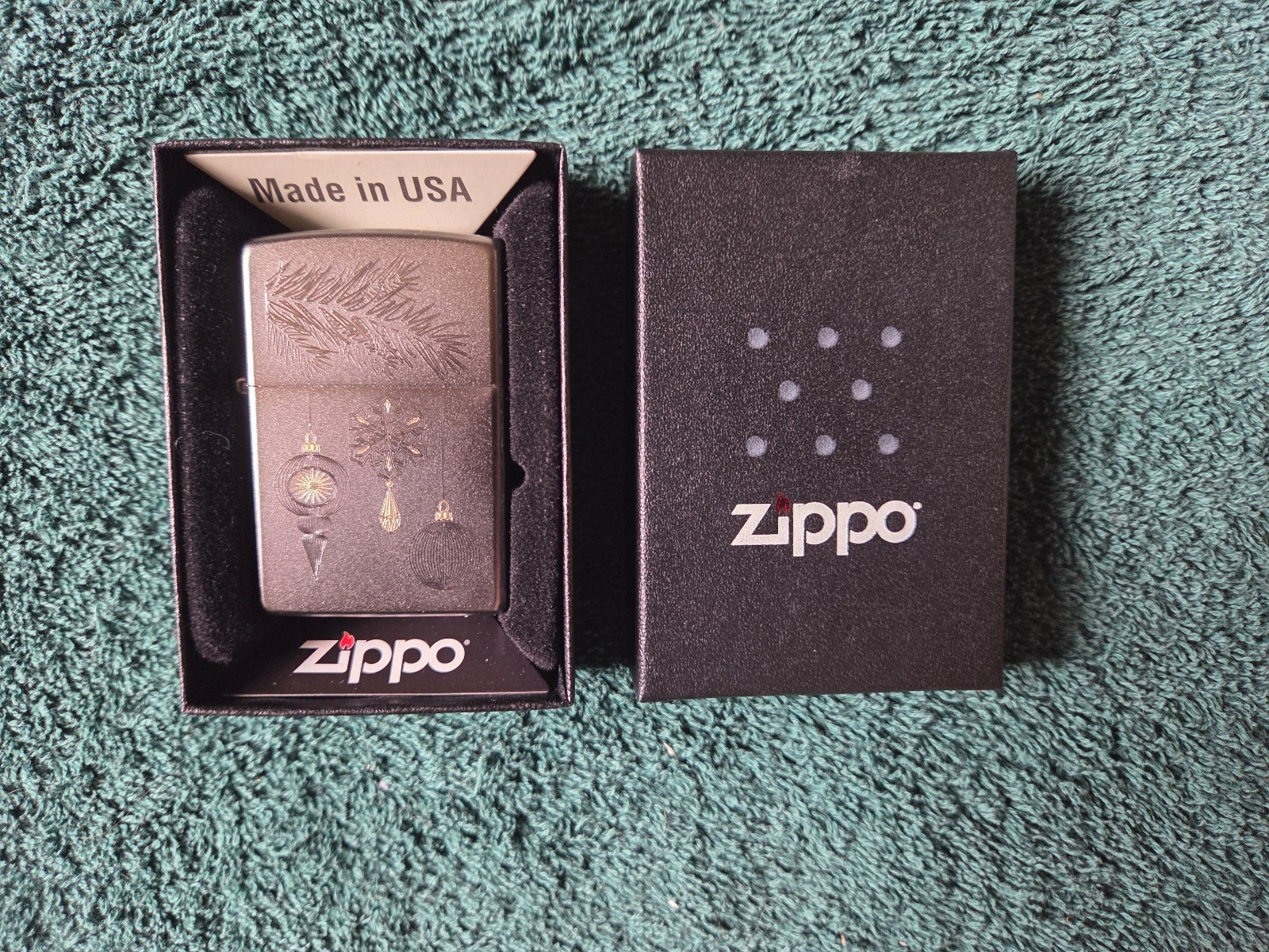 Zippo Ornament Design… Silver and Gold Engraved Lighter… 2017… N.I.B !