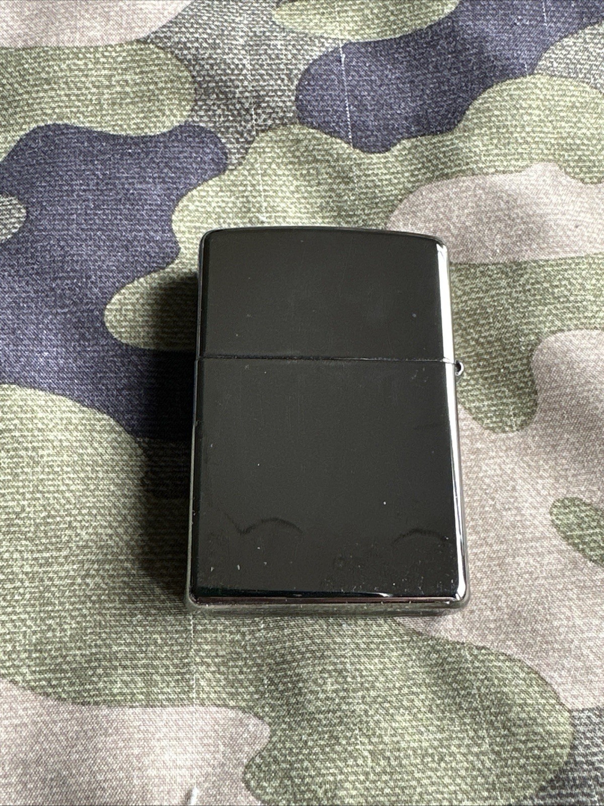 2007 Vintage Zippo Lighter – The Wall – Vietnam Remembered – Midnight Chrome