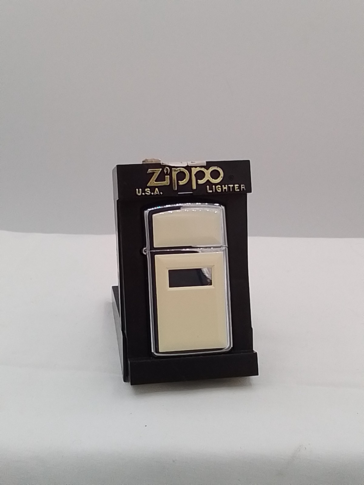 ZIPPO USA LIGHTER NEW VINTAGE NOS ORIGINAL BOX IVORY VINYL CROME SLIM ULTRALITE