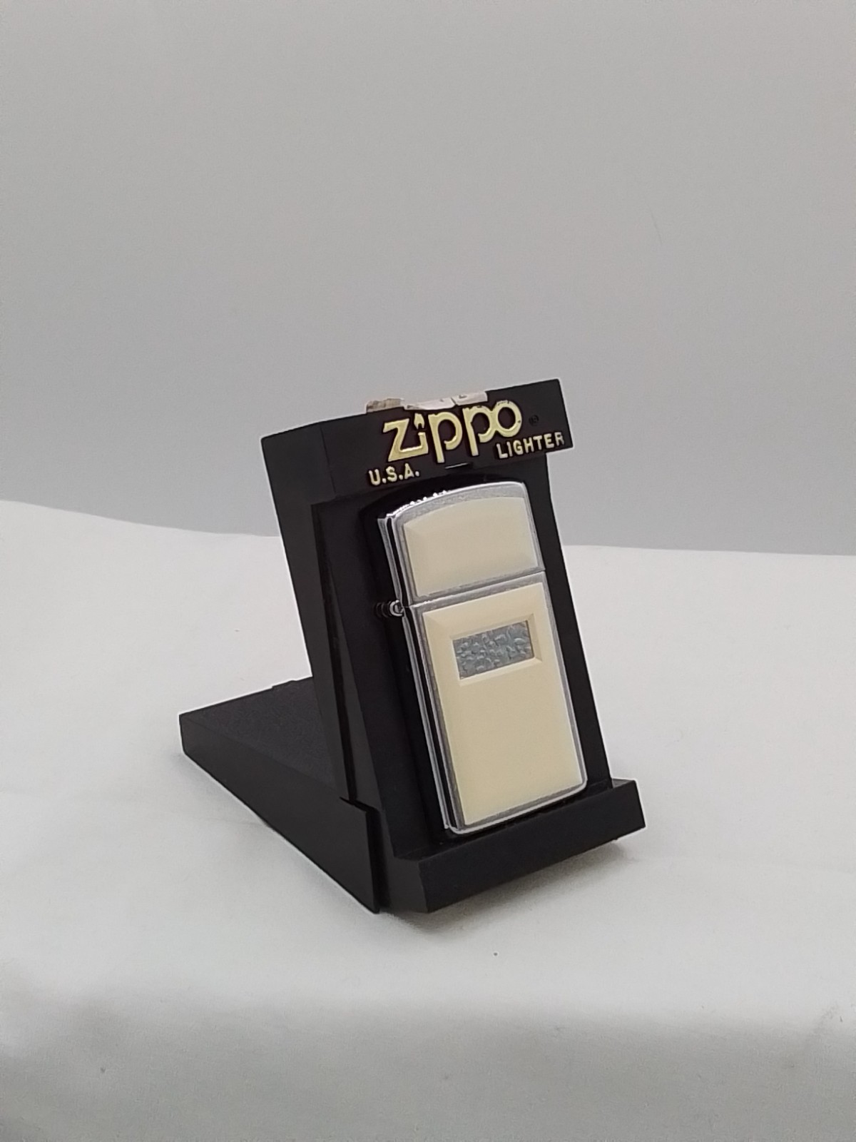 ZIPPO USA LIGHTER NEW VINTAGE NOS ORIGINAL BOX IVORY VINYL CROME SLIM ULTRALITE