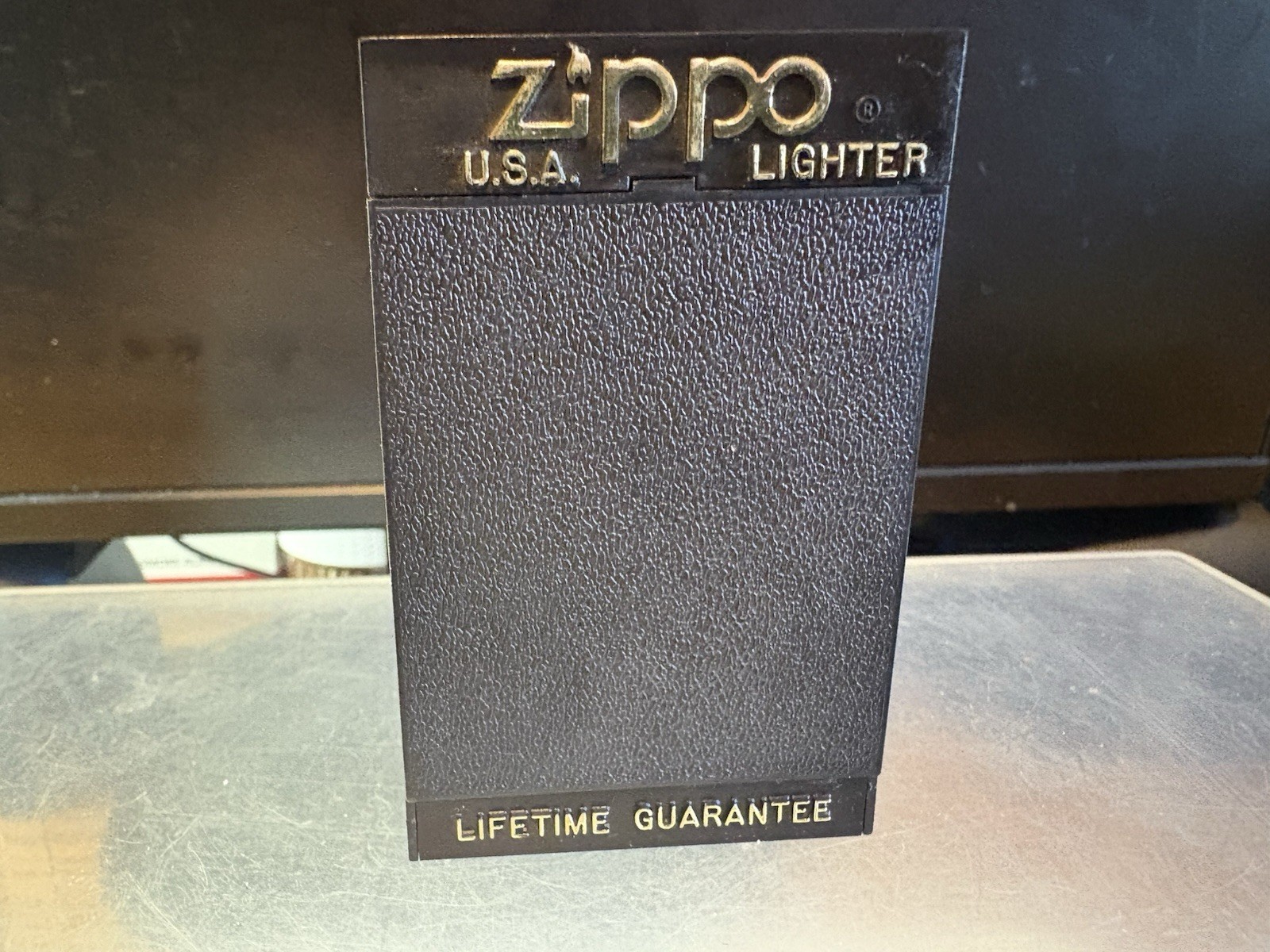 ZIPPO CLASSIC SMOOTH SHINY SILVER LIGHTER NIB MADE USA LIFETIME GUARANTEE