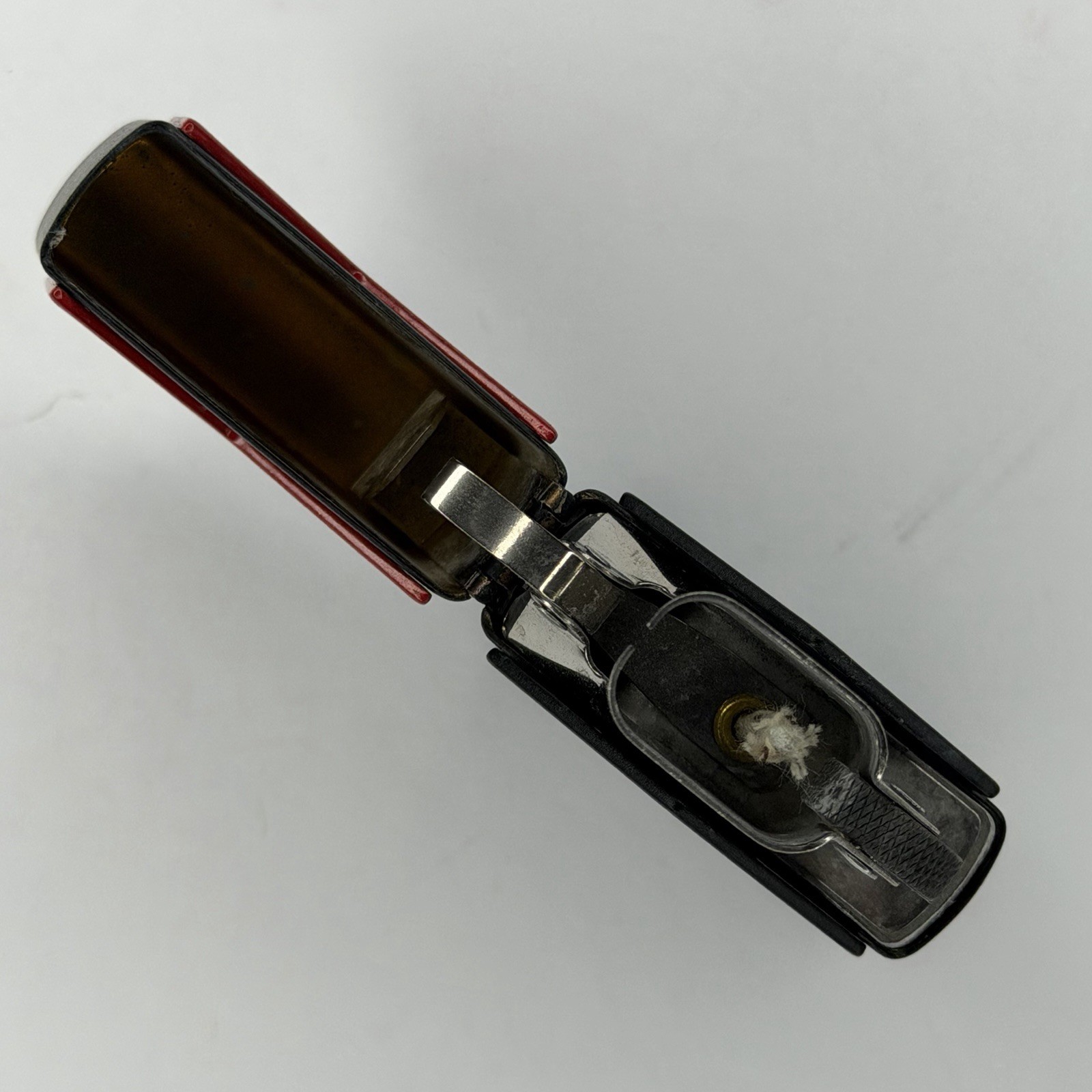 Vintage 1997 Zippo Marlboro Red Roof Red/Black Cigarette Cigar Lighter