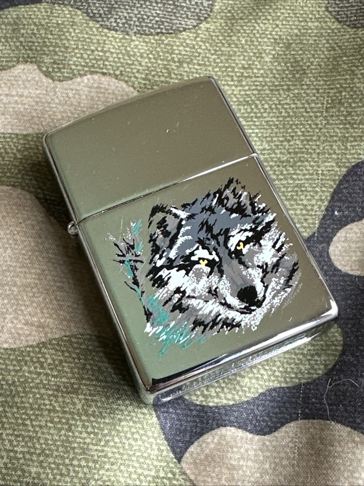 1998 Vintage Zippo Lighter – Painted Wolf Design